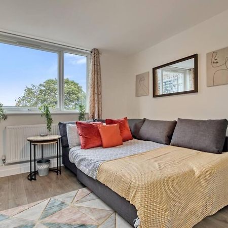 Апартаменты Hidden Gem In Battersea W/ Free Parking Лондон Экстерьер фото