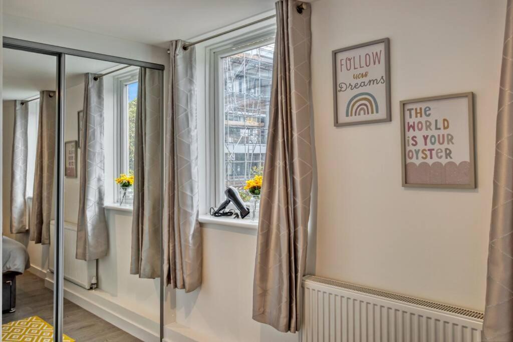 Апартаменты Hidden Gem In Battersea W/ Free Parking Лондон Экстерьер фото