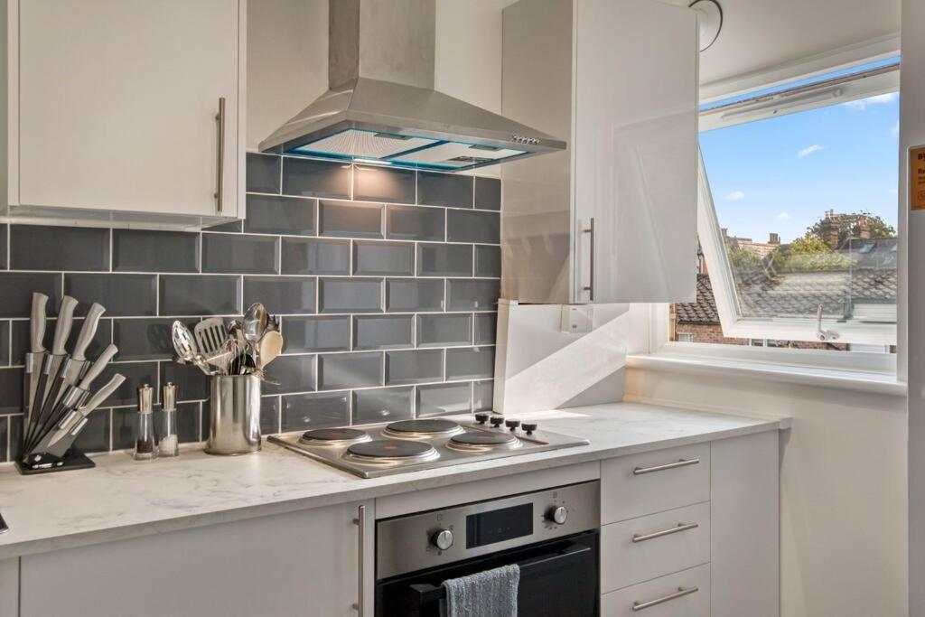 Апартаменты Hidden Gem In Battersea W/ Free Parking Лондон Экстерьер фото
