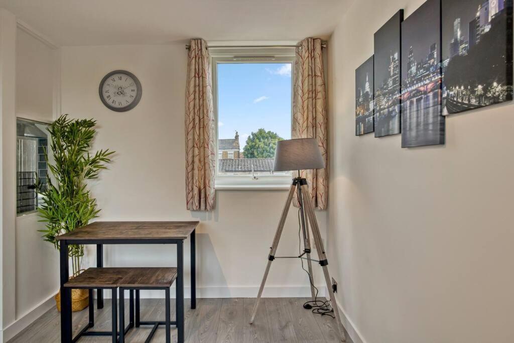 Апартаменты Hidden Gem In Battersea W/ Free Parking Лондон Экстерьер фото