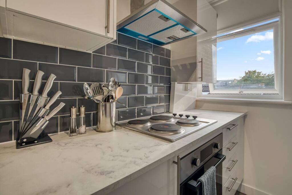 Апартаменты Hidden Gem In Battersea W/ Free Parking Лондон Экстерьер фото