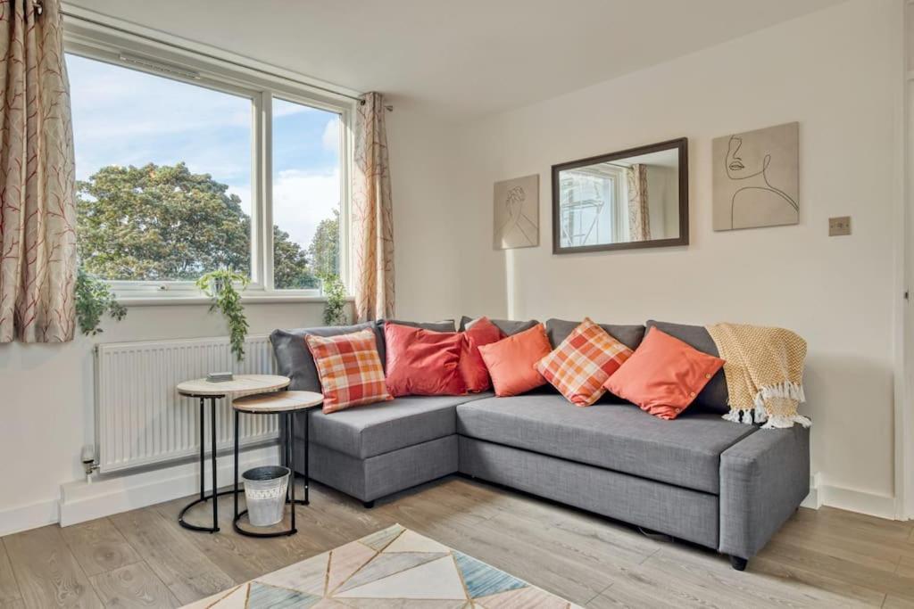 Апартаменты Hidden Gem In Battersea W/ Free Parking Лондон Экстерьер фото