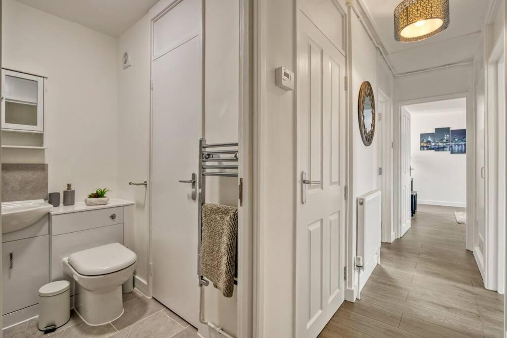 Апартаменты Hidden Gem In Battersea W/ Free Parking Лондон Экстерьер фото