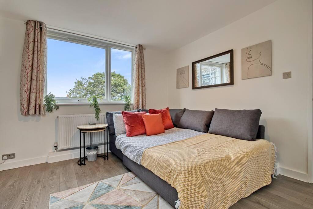 Апартаменты Hidden Gem In Battersea W/ Free Parking Лондон Экстерьер фото