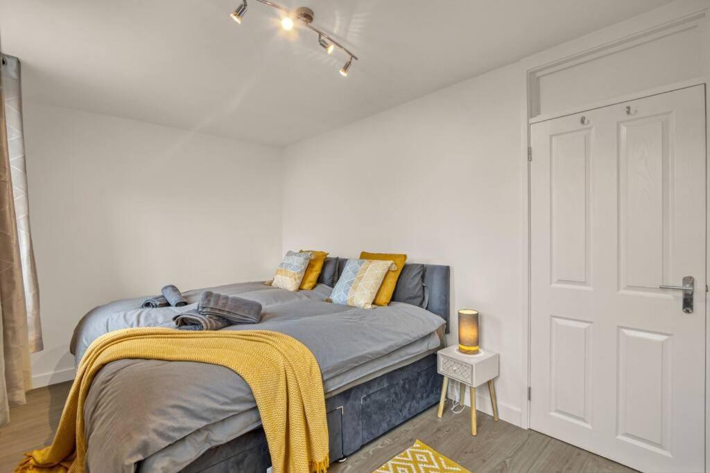 Апартаменты Hidden Gem In Battersea W/ Free Parking Лондон Экстерьер фото
